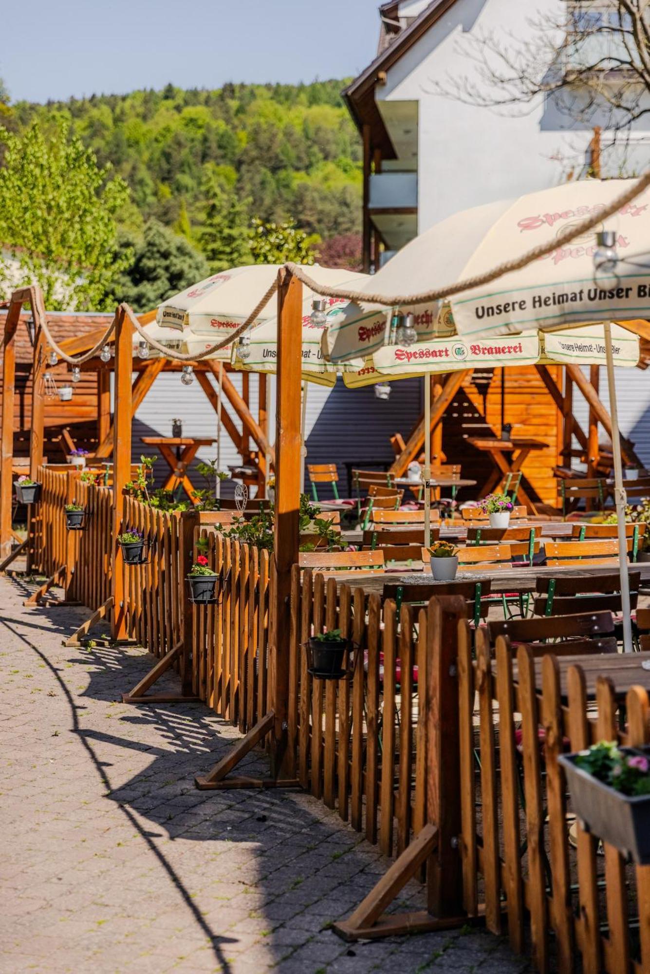 Landgasthof Zur Linde Heimbuchenthal Luaran gambar