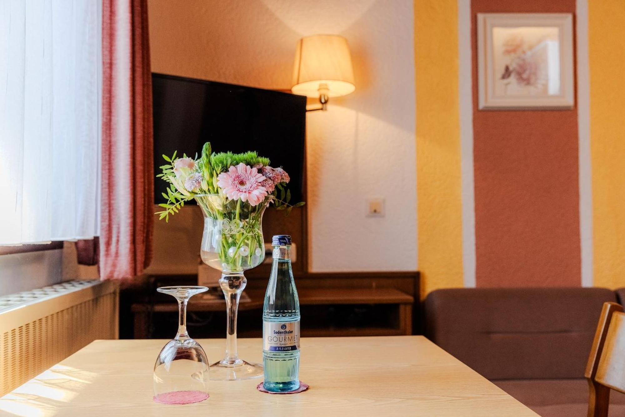 Landgasthof Zur Linde Heimbuchenthal Luaran gambar