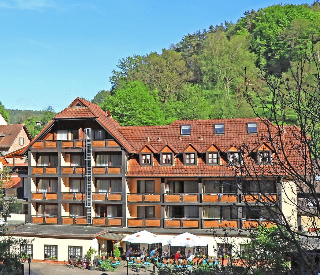 Landgasthof Zur Linde Heimbuchenthal Luaran gambar